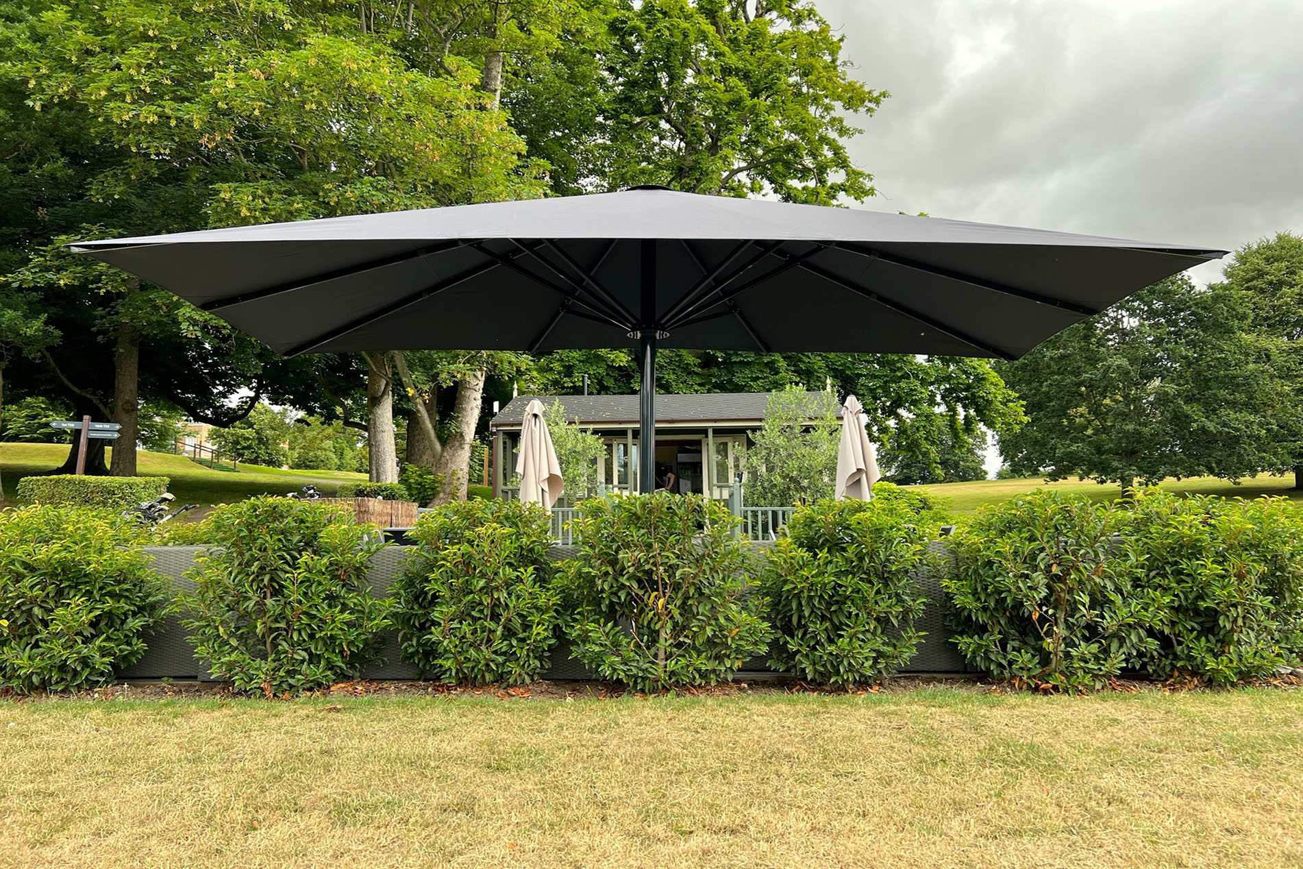 Tempest Grand Commercial Parasols East Herts Golf SHADEmakers UK