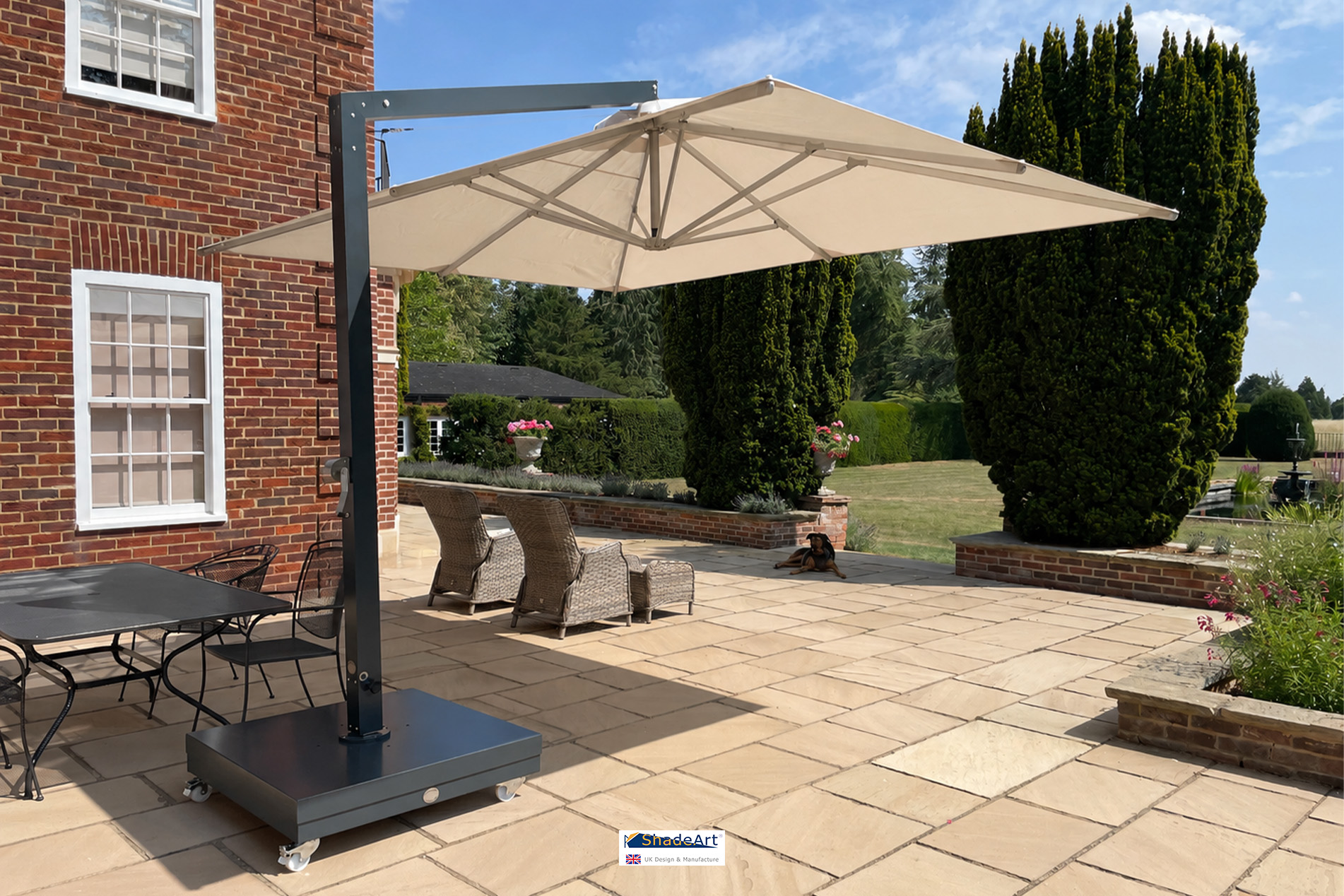 Alterra S 3x4 Anthracite on pedestal base - ShadeArt